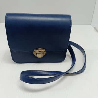 Princess Highway Navy Crossbody Handbag ???? #PrincessHighway #Handbag #CrossbodyBag #FashionAccessories