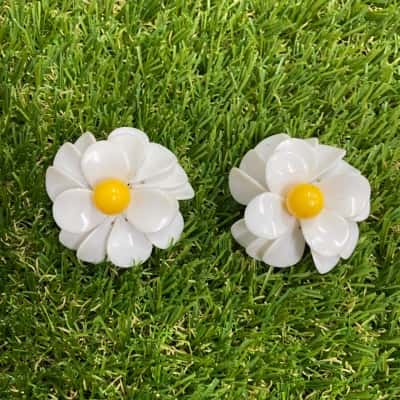  Womens Vintage Daisy Clip On Earrings