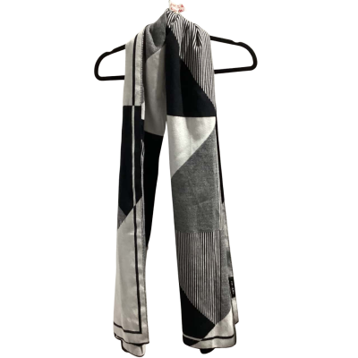 Forever New Womens Black  / Grey Large Scarf Feels Like Wool??  62 x 182 cm     Hang