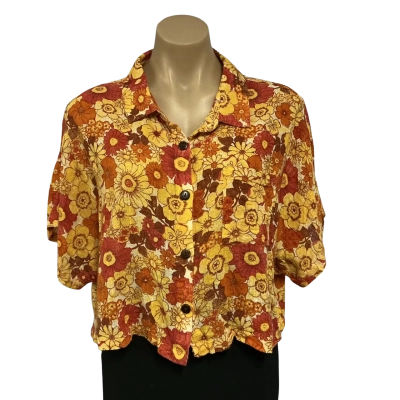 Ghanda Womens Size M Orange / Red / Brown / Yellow / White Floral Short Sleeve Cropped Shirt