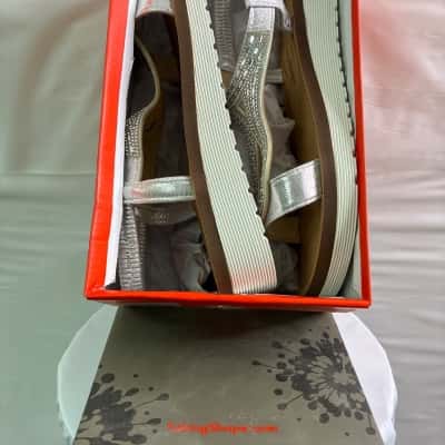 Taking Shape Womens  Size 10 / 41 Sandals Silver 