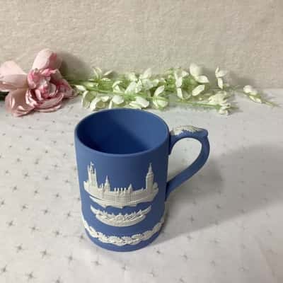 Vintage Wedgwood Blue / White “Christmas 1974 The Houses of Parliament” Mug