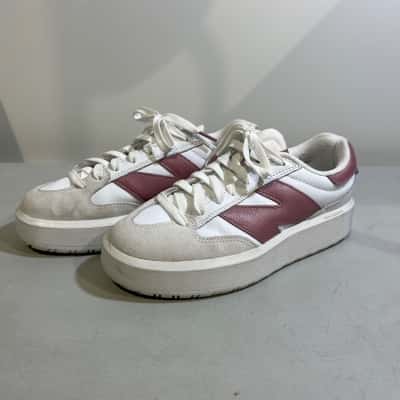 New Balance Unisex Size 9 Womens