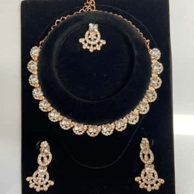  Womens Earrings / Necklace Set