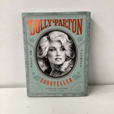 Dolly Parton: Storyteller book