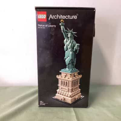 LEGO Architecture Statue of Liberty (21042) – Complete & Prebuilt