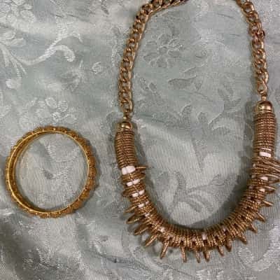  Womens hoop gold necklace and bangle 