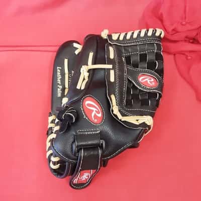 Rawlings black leather softball glove