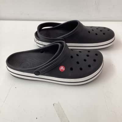 Crocs Mens  Size 12 Black and White 