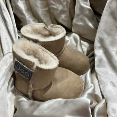 UGG Kids  Size 3-6m Booties Brown 