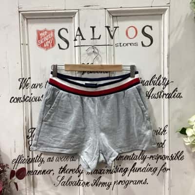 Tommy Hilfiger Brand! NWOT THE PERFECT CASUAL SHORT! Womens  Size S Gym Shorts / Shorts Grey 