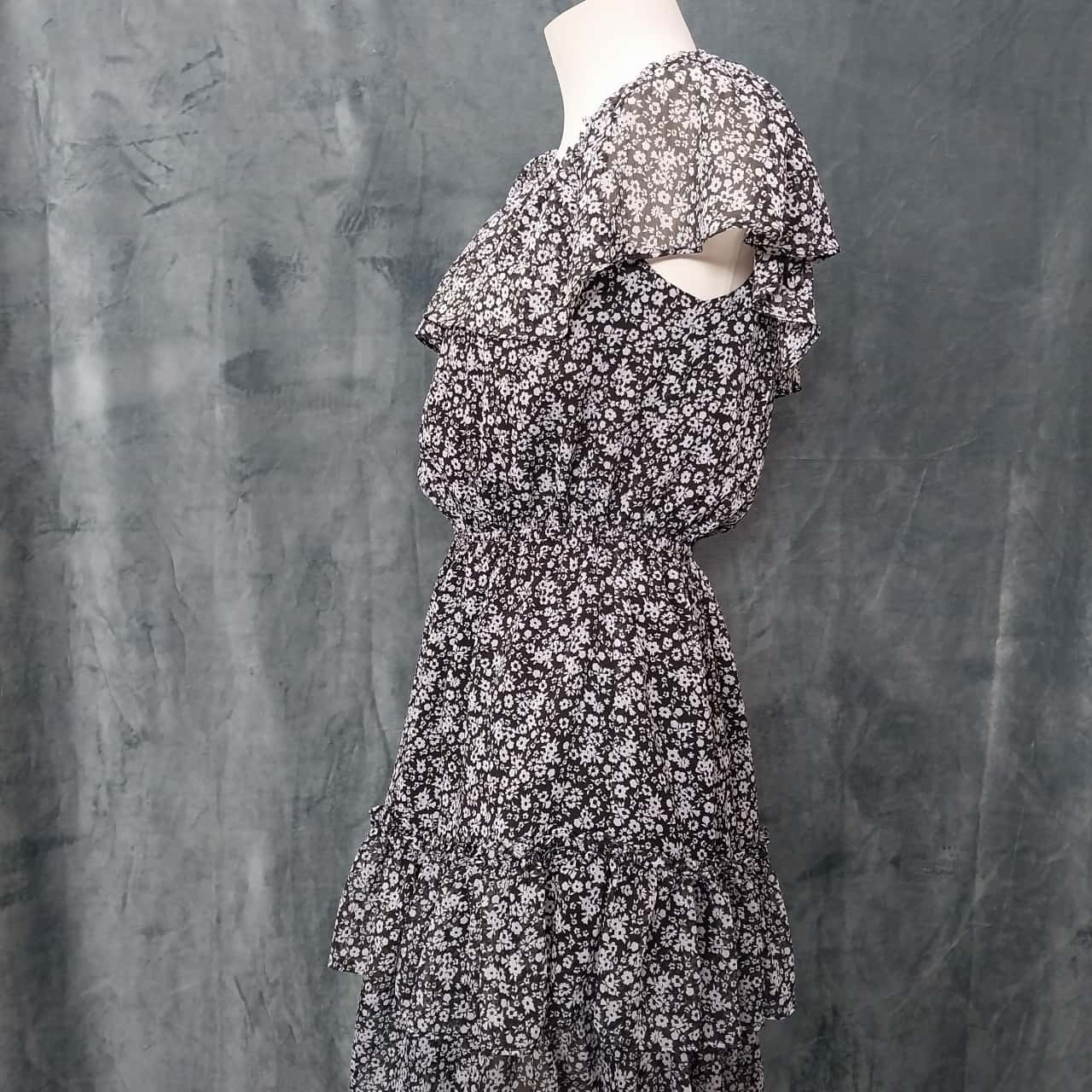 Sportsgirl Ladies Mini Dress Size 8 Black Floral White sportsgirl-ladies-mini-dress-size-8-black-floral-white