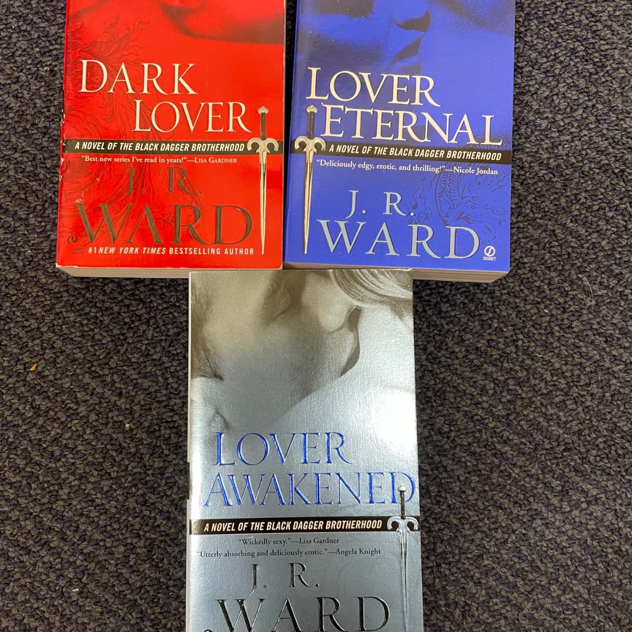J.R.Ward: Novels of the Black Dagger Brotherhood x 6(s)