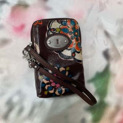 Fossil Keyper Floral Wristlet.