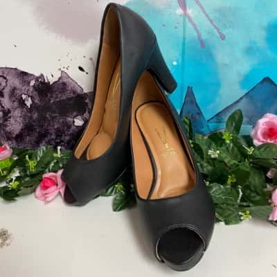 Womens Size 10 Vizzano black leather heels New