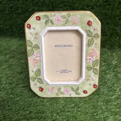 Wedgwood Wild Strawberry Photo Frame
