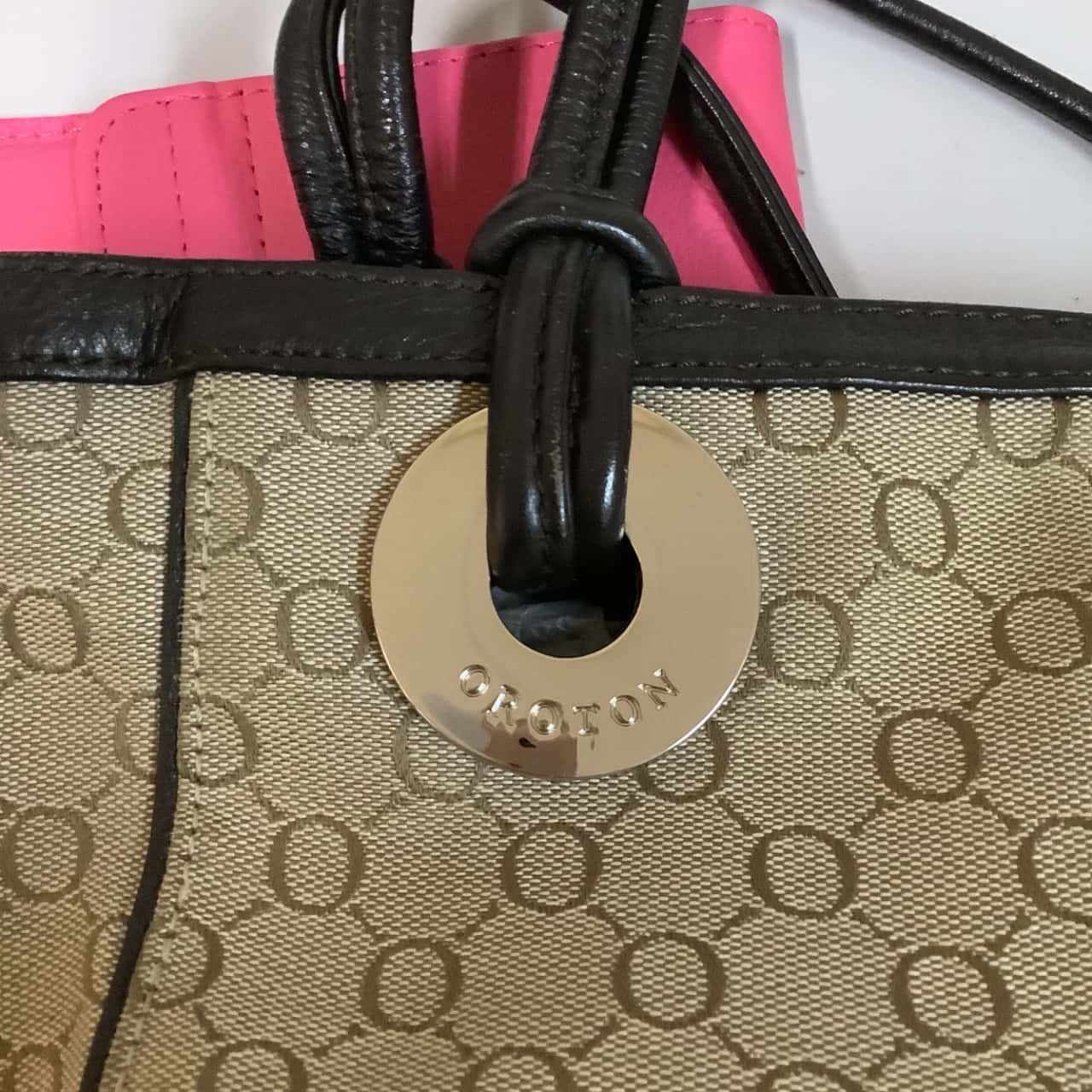 Oroton Womens Tote bag. Signature oroton fabric with leather Trim in