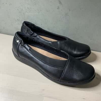 Planet Shoes Black Leather Flats Size 39