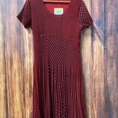 Noni B Size 12 red / black dress new 