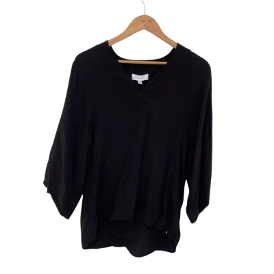 Witchery Womens  Size 8 3/4 Sleeve Top / V-Neck Top Black  