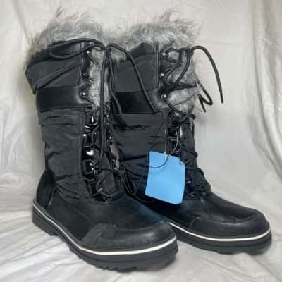 ACTIVE ZONE ESSENTIALS Womens Size 9 Boots Black  