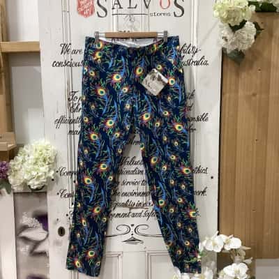Royal & Awesome Brand! BNWT PEACOCK FEATHER PATTERN! GOLF TROUSERS! THE BRIGHT BIRDIE PANT! Womens  Size 12 / 32 Straight Leg Pants Multicoloured / Navy Blue / Pattern 