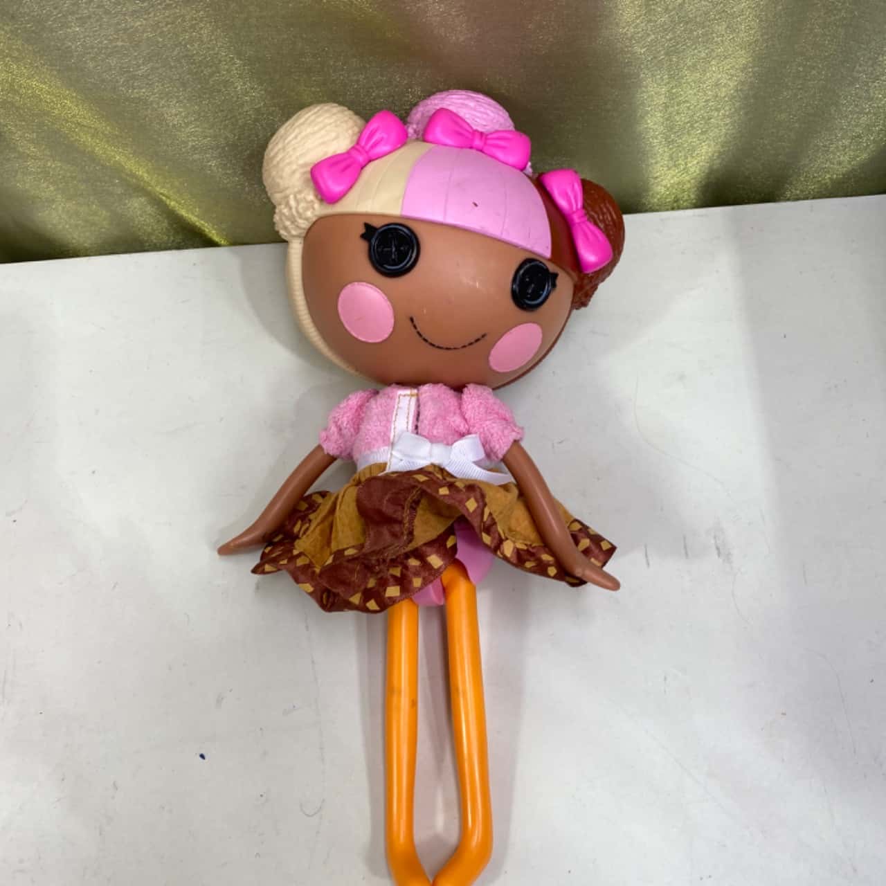 Lalaloopsy doll scoops waffles