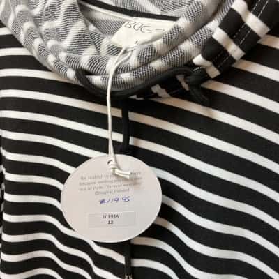 Bagira Womens  Size 12 Hoodie Black  / Striped / White 