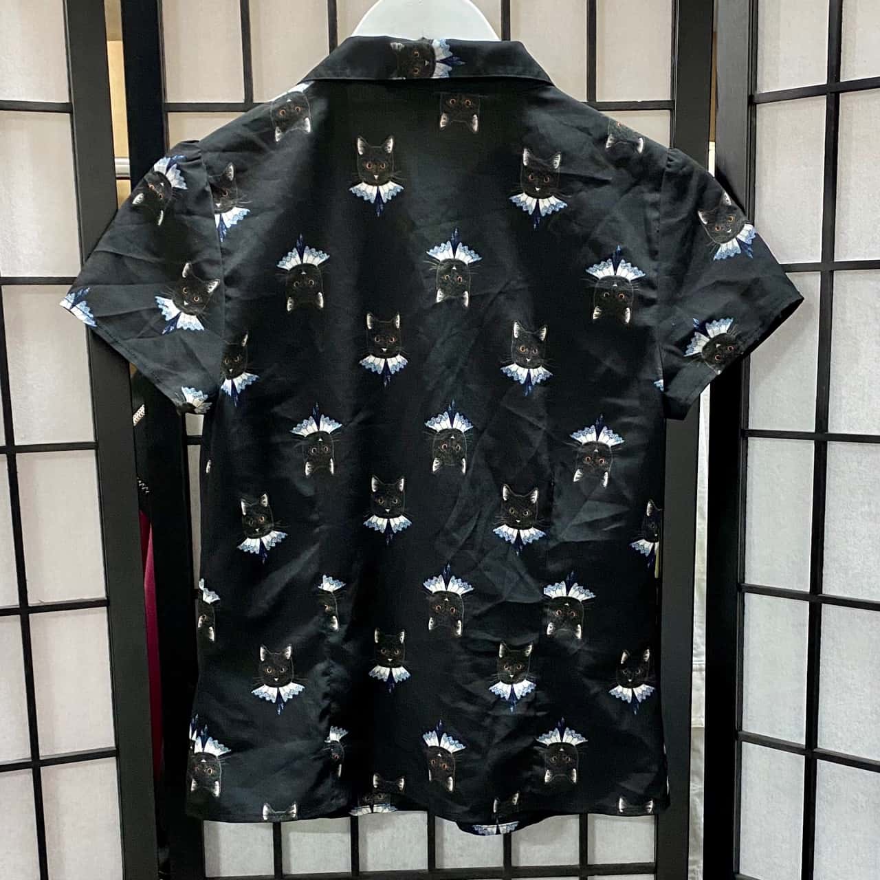 Dangerfield Womens Size 8 Short Sleeve Black/ Cat Pattern Top(s)