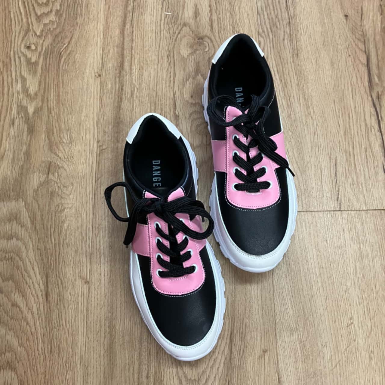 dangeruss shoes