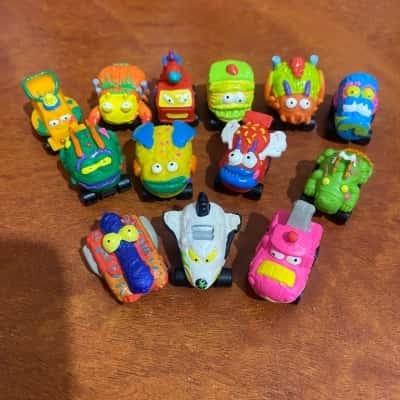Trash Pack mini cars x 13 