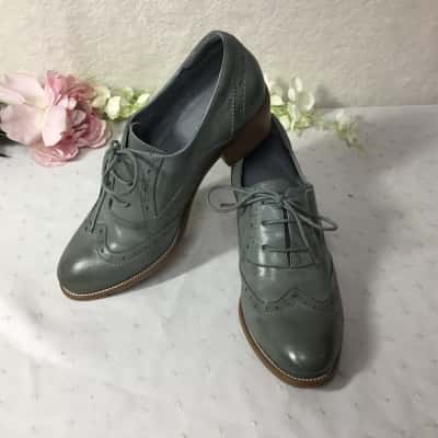 Via Nova Womens Size 41 Dusty Green Leather Lace up Low Heel Shoes (new)