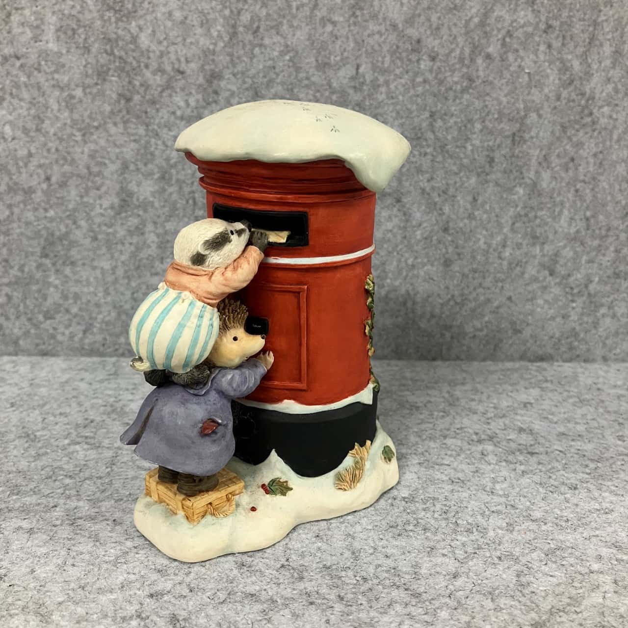2 Villeroy and Boch “Foxwood Tales” Christmas figurines (s)