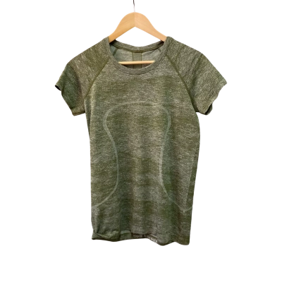 Lululemon Womens  Size 10 Short Sleeve Top Green 