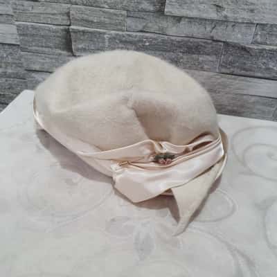  Womens Small Ribbon Hat White 
