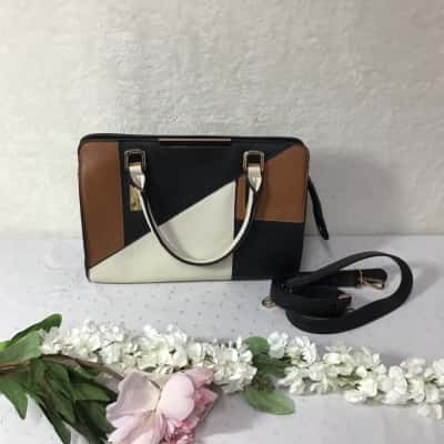 Colette Hayman Womens Black  / Brown  / Cream Handbag