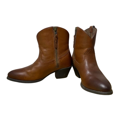 Ariat two24 Darla heeled women’s ankle boot size 4.5