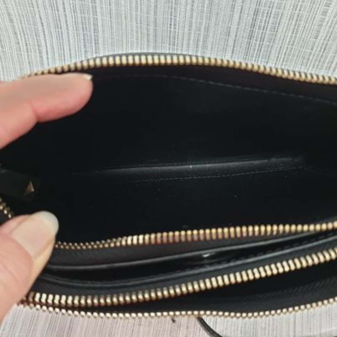 Guess Naya Classy & Compact Black Grained Double Zipped Crossbody Bag