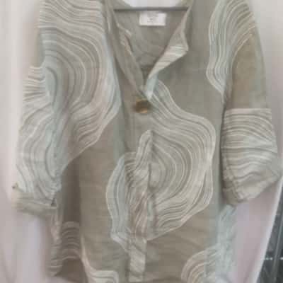  Bogetta Moda Womens  Size 16 Short Sleeve Top Grey /Pattern/White