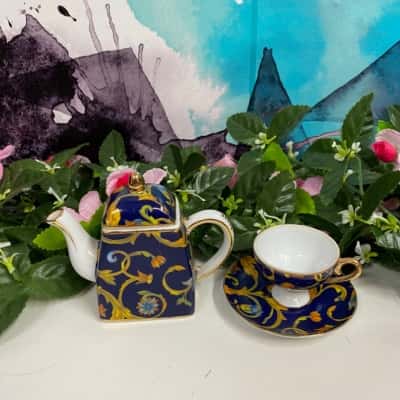 Collectable Mini Teacup and Teapot Set 