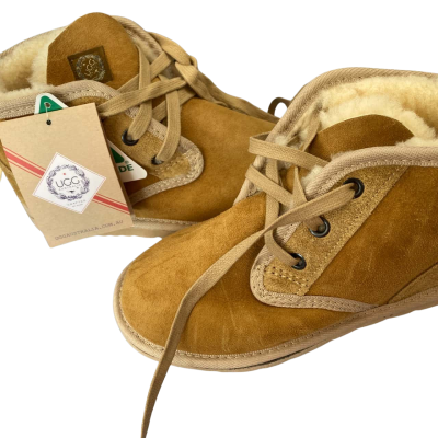 UGG Unisex Brown Boots Size 5 Men Size 7 Women 