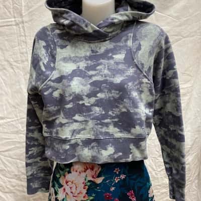 Lululemon Womens  Size S Hoodie Green / Grey 
