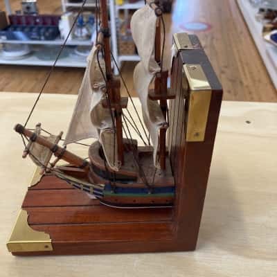 Nautical ship bookend
