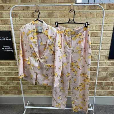 Forever New Womens  BLUSH INGLEWOOD FLORAL Satin set Size 10 