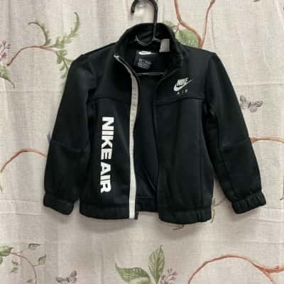  Kids Nike Air Jacket   Size 18-24m  Black/White  