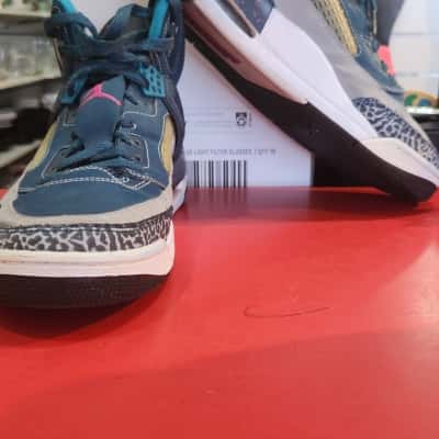 Jordan Unisex  Size 10 Sneakers Blue 