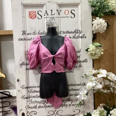 SAMARA BRAND! Womens  Size One Size Cropped Top / Short Sleeve Top Pink! BEAUTIFUL DOUBLE TIE BACK CROPPED SHIRT! PERFECT GOING OUT TOP MADE WITH 100% LINEN! BNWT!