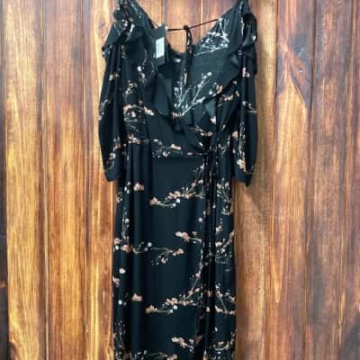 Portmans Size 16 Black  / Floral wrap dress new 