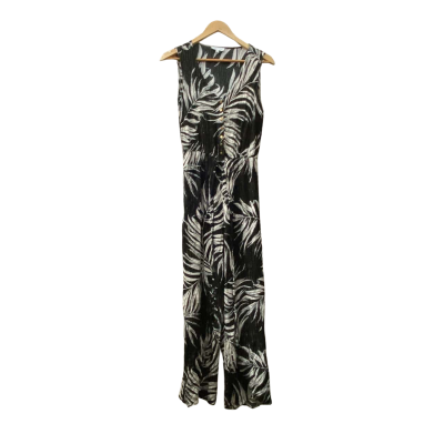 Table Eight Womens  Size 8 Jumpsuit Black  / White 