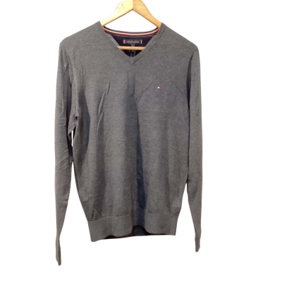 BNWT Tommy Hilfiger Mens V-Neck Jumper Grey Size S 